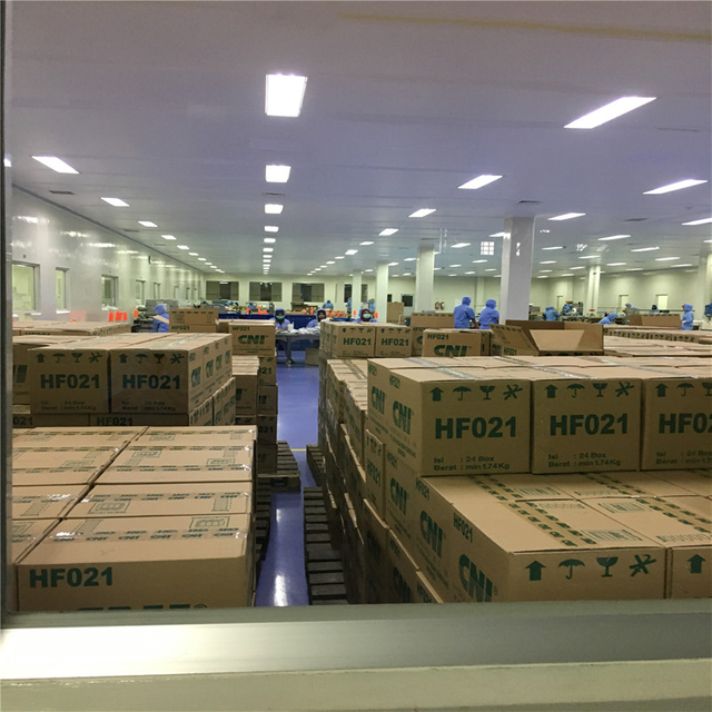 식품 보충제를 제공하는 방문객 방문