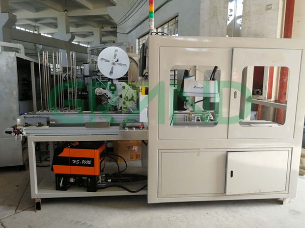 젖은 물티슈는 접이식 및 포장 기계