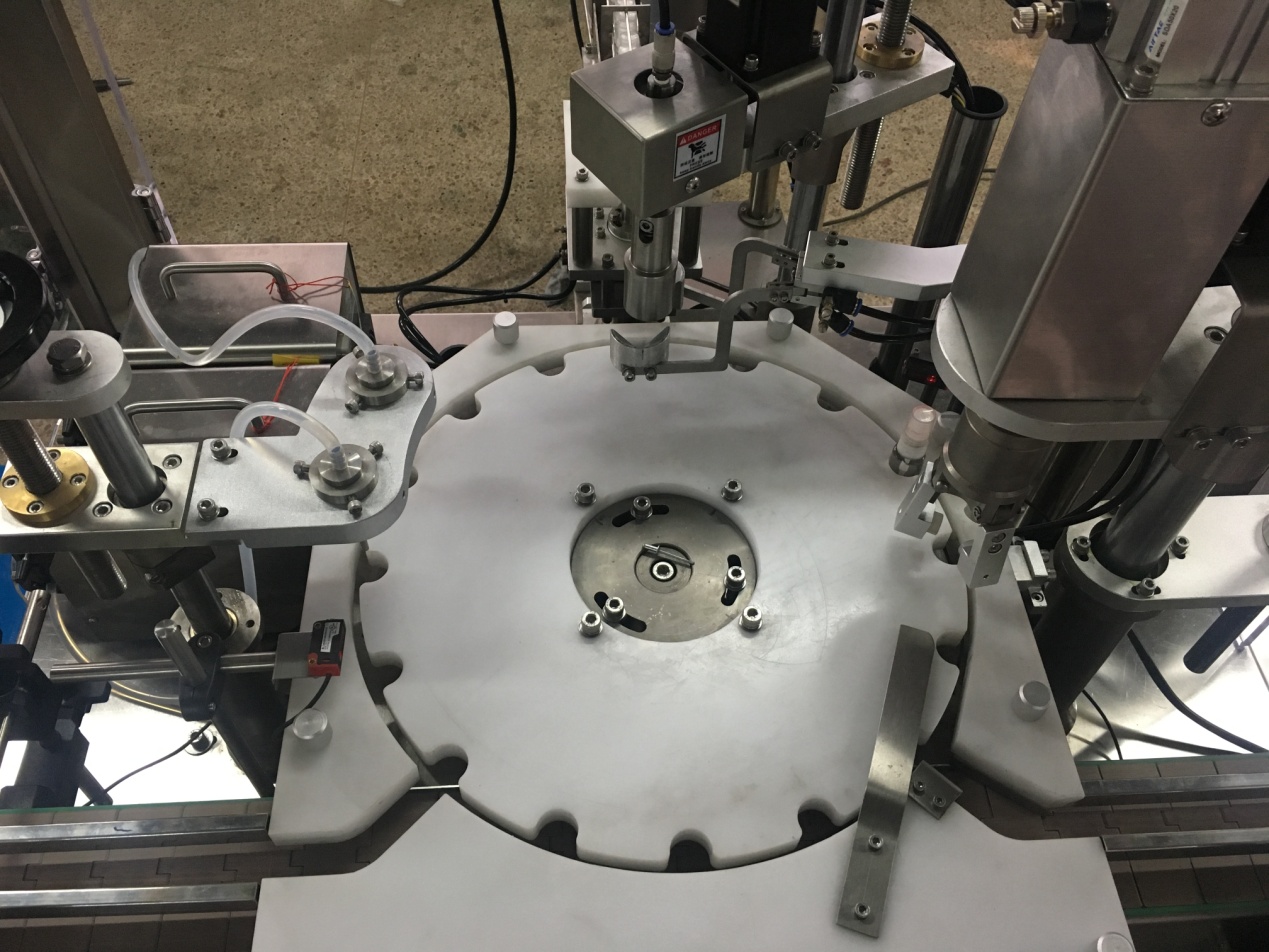 알코올 소독제 병 충전 및 캡핑 machine02